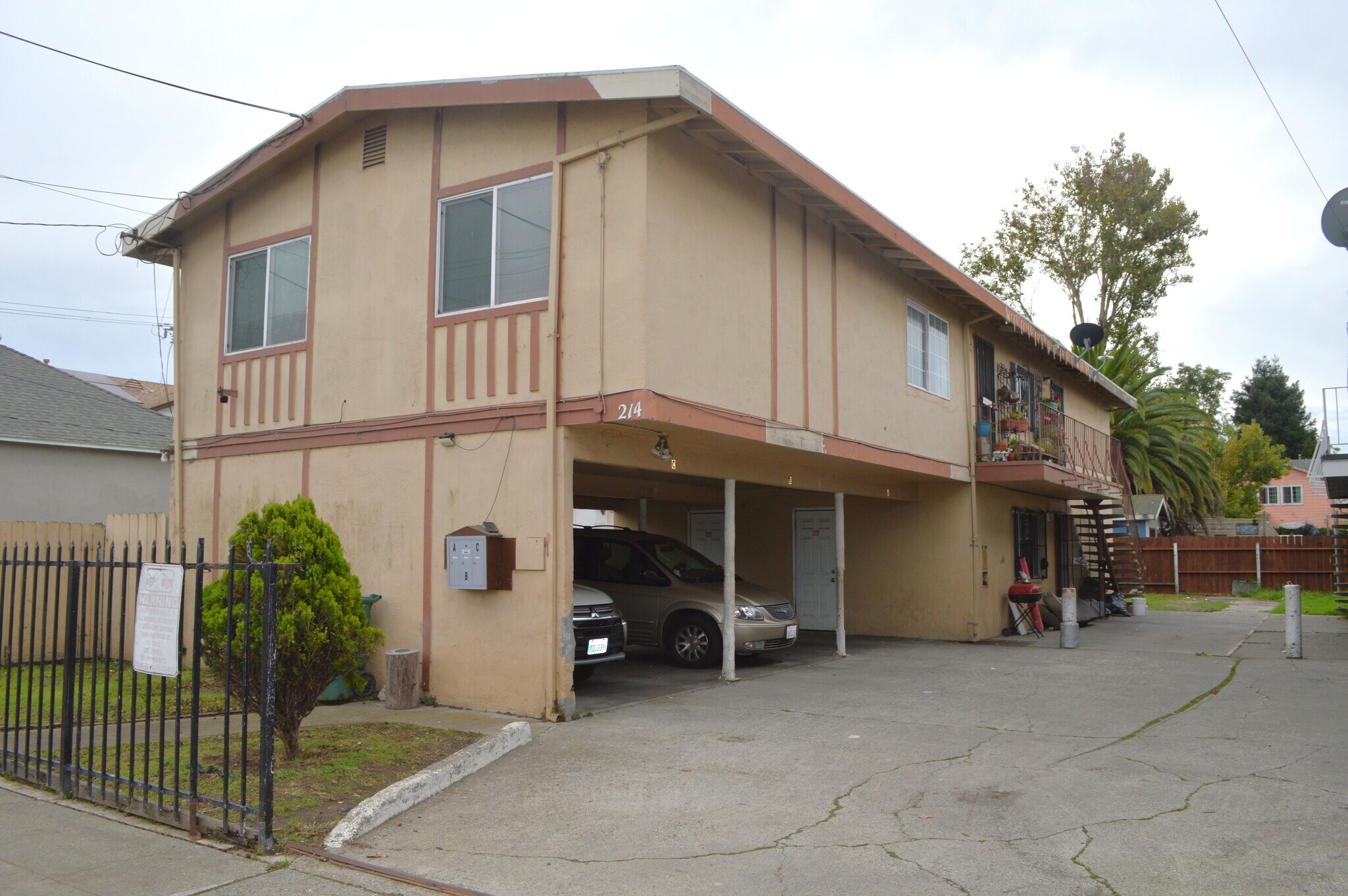 214 Barrett Ave, Richmond, CA à vendre Photo du bâtiment- Image 1 de 5