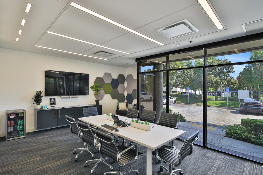 421 E Huntington Dr, Monrovia, CA for sale - Building Photo - Image 3 of 9