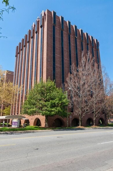 1900 Randolph Rd, Charlotte, NC à louer - Photo du bâtiment - Image 3 de 4