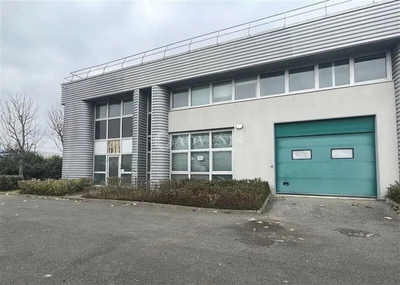 Flex dans Tremblay-en-France à louer Photo du bâtiment- Image 1 de 7