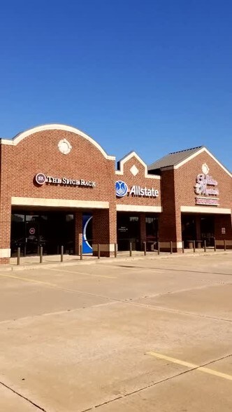 701-877 S Mustang Rd, Yukon, OK à louer - Vidéo sur l’inscription commerciale - Image 3 de 11