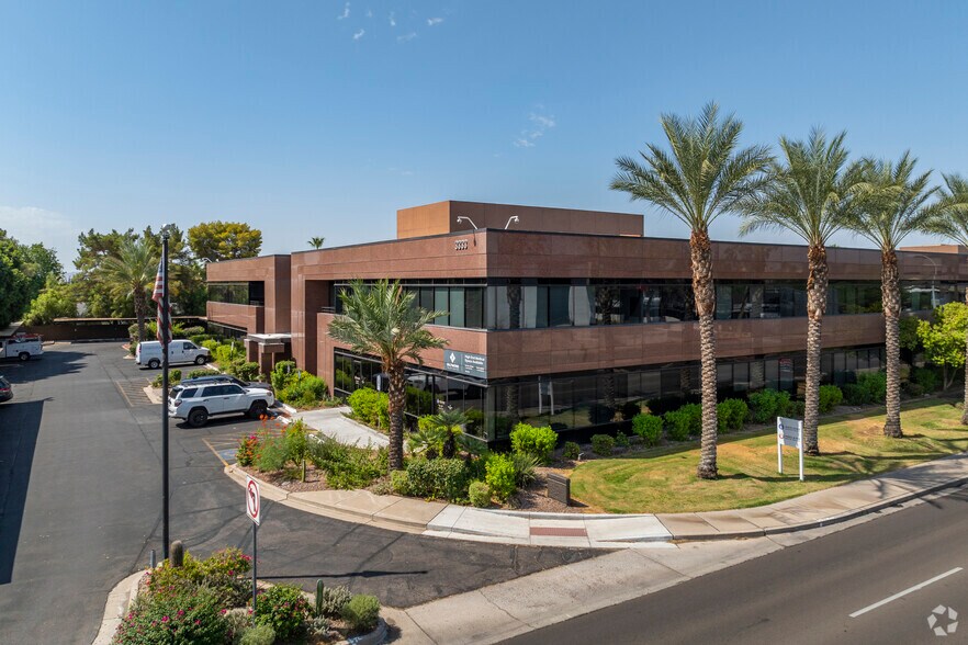 3333 E Camelback Rd, Phoenix, AZ for lease - Primary Photo - Image 1 of 1
