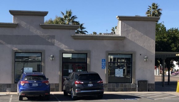 502 E San Ysidro Blvd, San Ysidro, CA à louer - Photo du bâtiment - Image 2 de 3