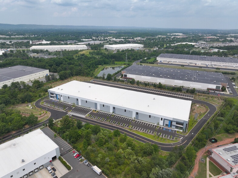 10 Constitution Ave, Piscataway, NJ for lease - Building Photo - Image 2 of 5