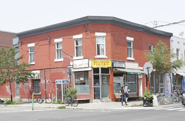 Plus de détails pour 23-29 Rue Saint-Viateur O, Montréal, QC - Commerce de détail à vendre