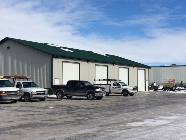 1810 23rd St S, Moorhead, MN à vendre - Photo du bâtiment - Image 2 de 3