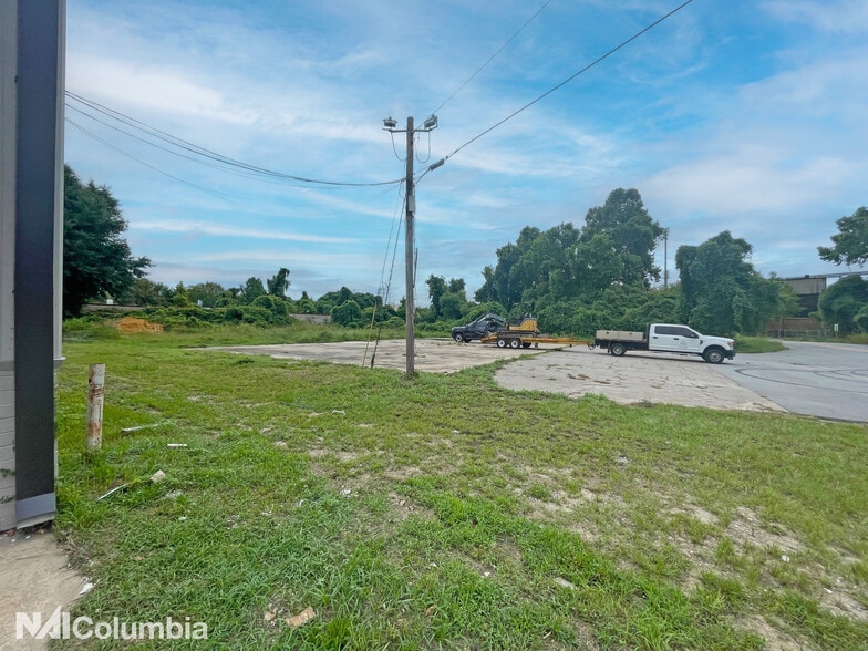 1017 Dreyfuss Rd, Columbia, SC for sale - Primary Photo - Image 1 of 1
