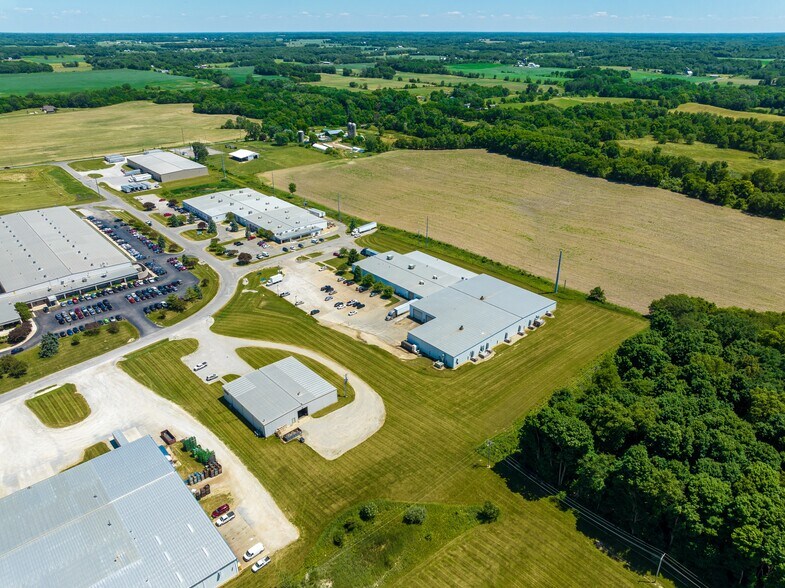 1514 Progress Dr, Albion, IN à vendre - Photo du bâtiment - Image 3 de 9