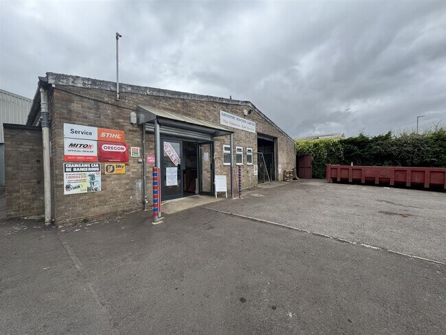Plus de détails pour 26 Oxford Road, Yeovil - Industriel à louer