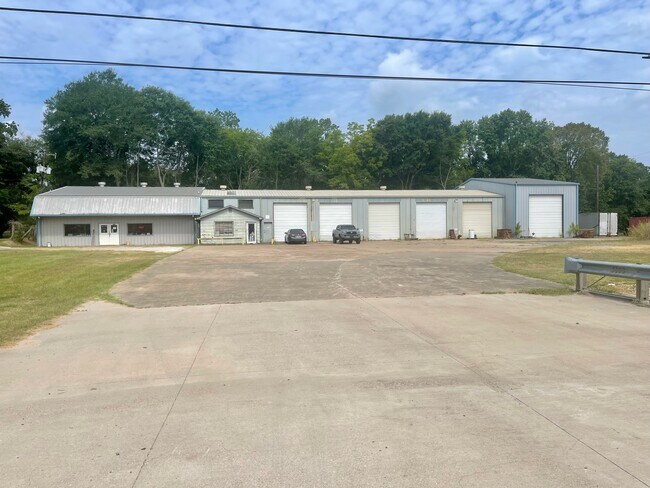 Plus de détails pour 1441 N Temple Dr, Diboll, TX - Commerce de détail à vendre