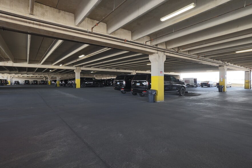 1900 Industrial Rd, Las Vegas, NV for lease - Building Photo - Image 2 of 15
