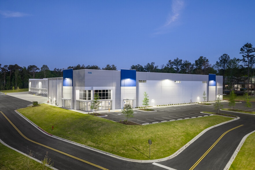 7515 New Boyd Rd, Suwanee, GA à louer - Photo du bâtiment - Image 1 de 5