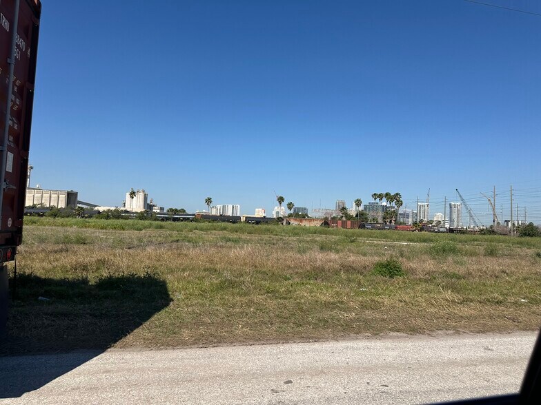 1801 Maritime Blvd, Tampa, FL à vendre - Photo du bâtiment - Image 1 de 6