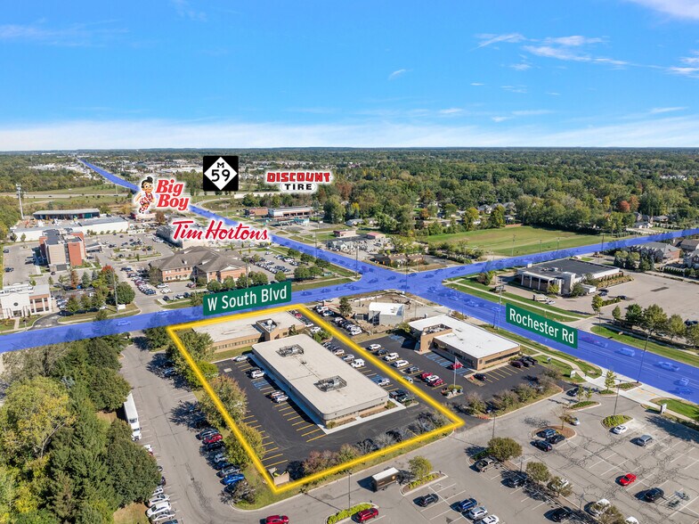 6915 Rochester Rd, Troy, MI à louer - Photo du bâtiment - Image 3 de 4