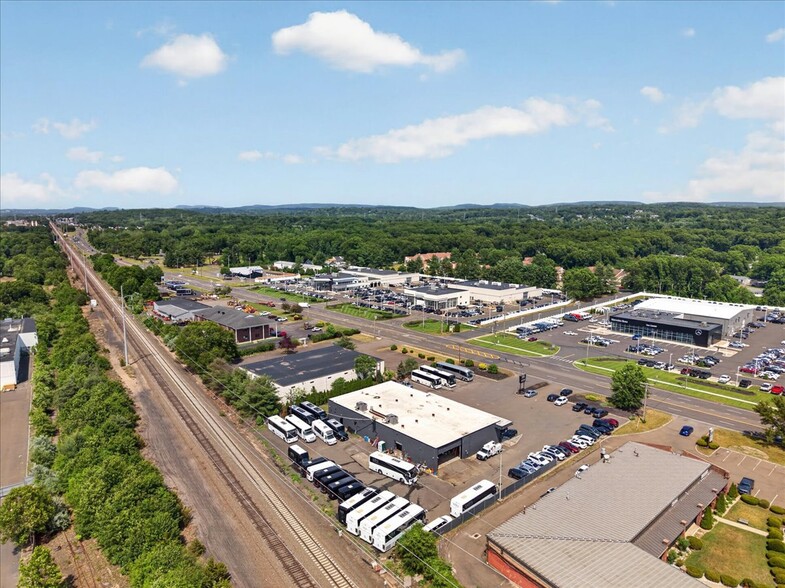 575 Washington Ave, North Haven, CT for lease - Building Photo - Image 2 of 5