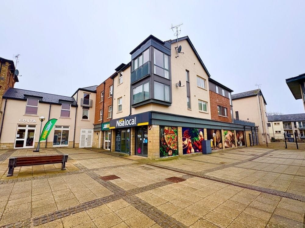 2b/c Burgess Sq, Brackley à louer Photo du bâtiment- Image 1 de 7