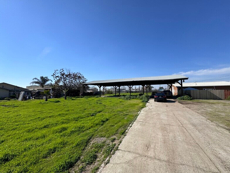 444 Wilson Ln, Hanford, CA à louer - Photo du bâtiment - Image 1 de 6