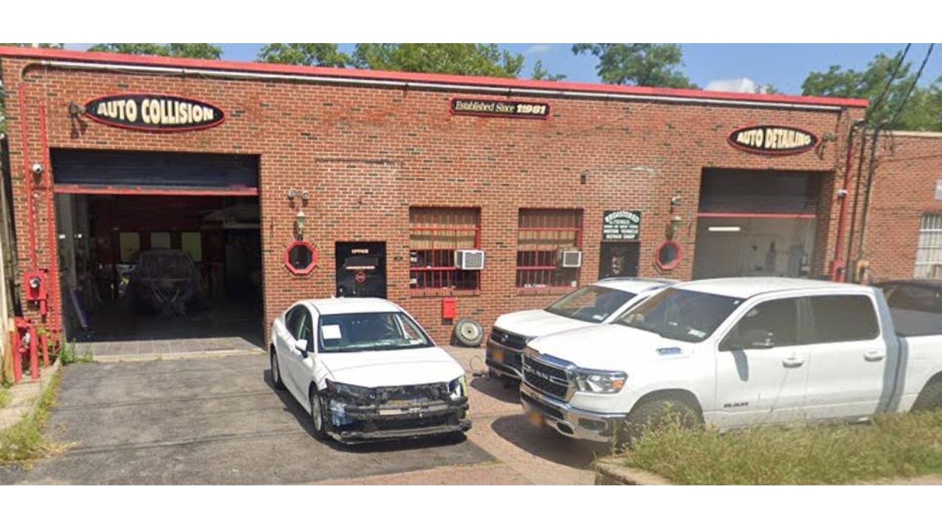 28 Sintsink Dr E, Port Washington, NY for sale Building Photo- Image 1 of 4