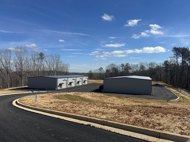 Plus de détails pour 110-115 Easy St, Dahlonega, GA - Industriel à louer
