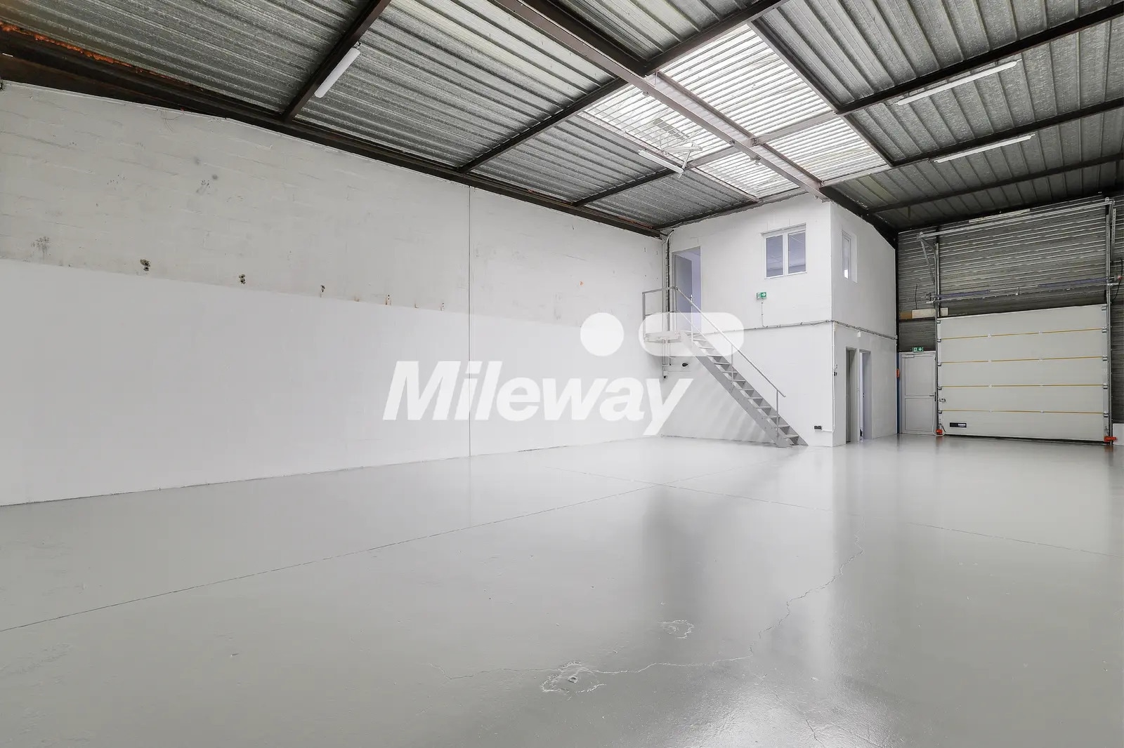 19 Rue Du Compas, SAINT-OUEN-L'AUMONE for lease Building Photo- Image 1 of 9