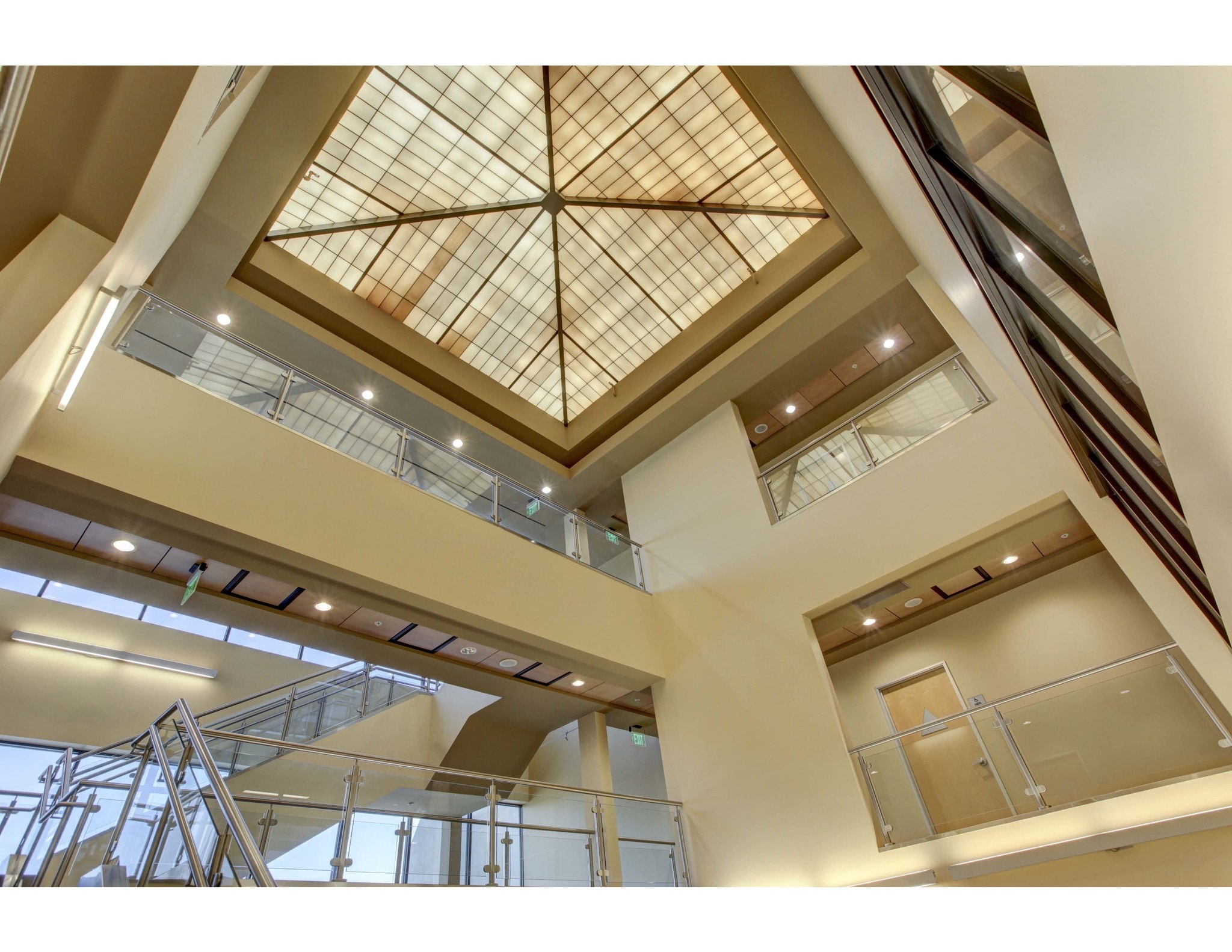 155 N Riverview Dr, Anaheim, CA for lease Interior Photo- Image 1 of 7