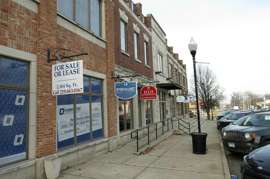 123-125 N Main St, Crown Point, IN à louer - Photo du bâtiment - Image 1 de 7