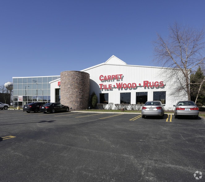 1000 Brook Forest Ave, Shorewood, IL for sale - Building Photo - Image 2 of 4