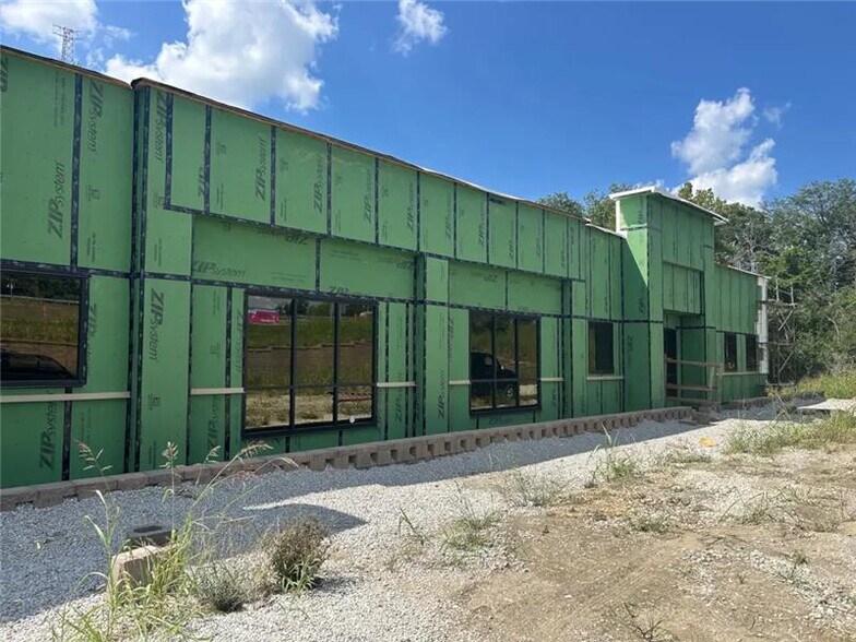 850 Haines Rd, Liberty, MO à louer - Photo du bâtiment - Image 2 de 2