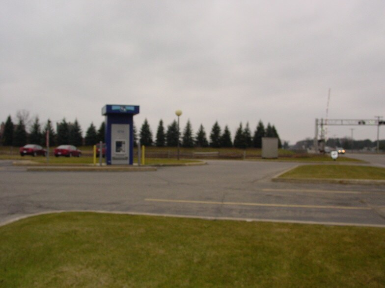 1219 N Mitchell St, Cadillac, MI à louer - Photo du bâtiment - Image 2 de 54