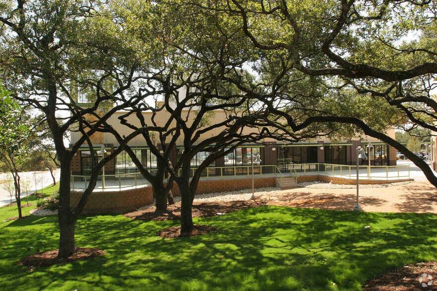 11224 Huebner Rd, San Antonio, TX à louer - Photo du bâtiment - Image 3 de 10