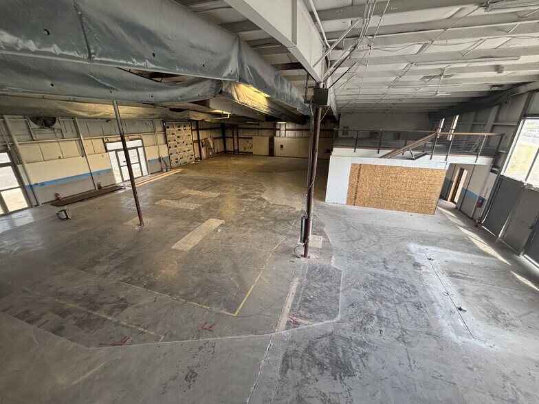 136 Industrial Dr, Birmingham, AL à louer - Photo intérieure - Image 3 de 4