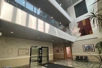 501 Kings Hwy E, Fairfield, CT for lease Lobby- Image 1 of 5