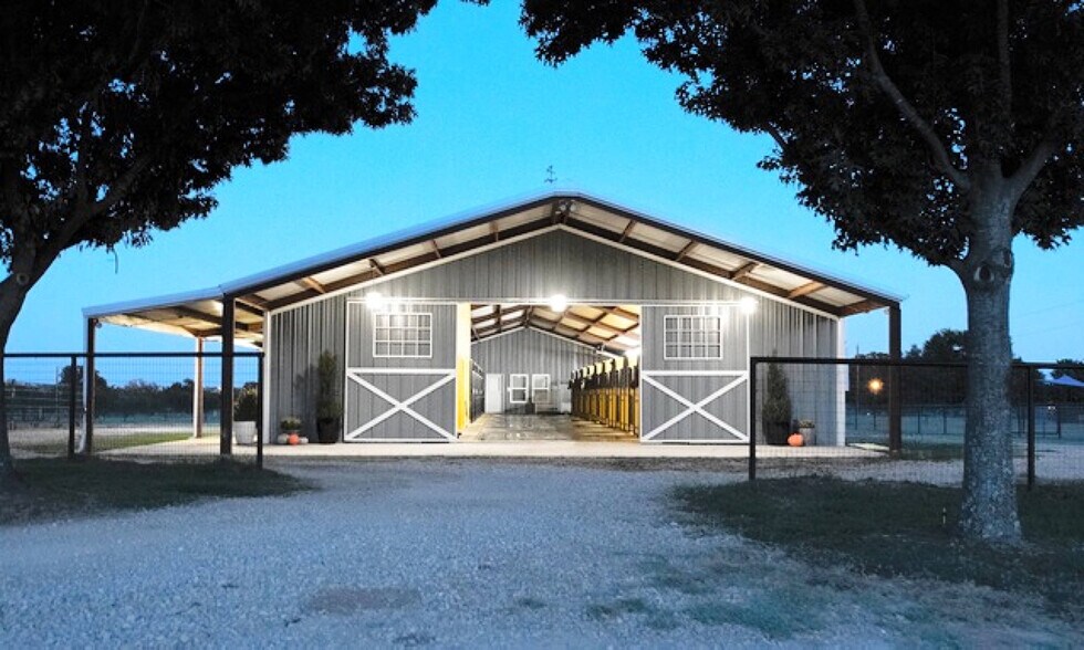 11217 Foutch Rd, Pilot Point, TX à vendre - Photo du bâtiment - Image 2 de 12