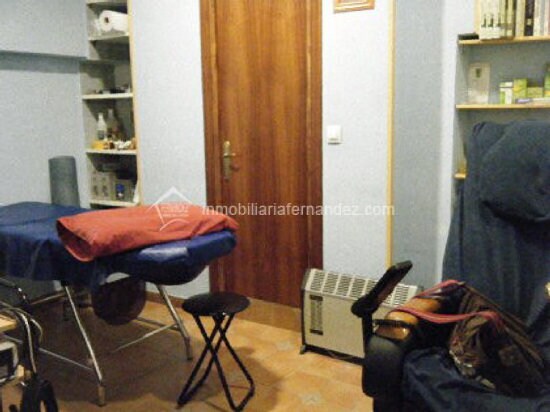 Commerce de détail dans Cáceres, Cáceres à vendre - Photo du bâtiment - Image 2 de 5