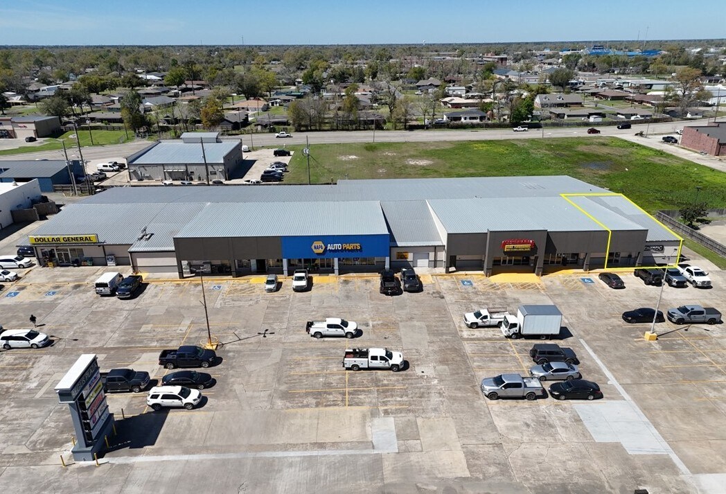 1003 Beglis Pky, Sulphur, LA for lease Building Photo- Image 1 of 3