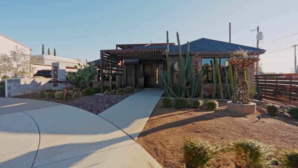 553 California Ave, Boulder City, NV à vendre - Vidéo sur l’inscription commerciale - Image 2 de 93