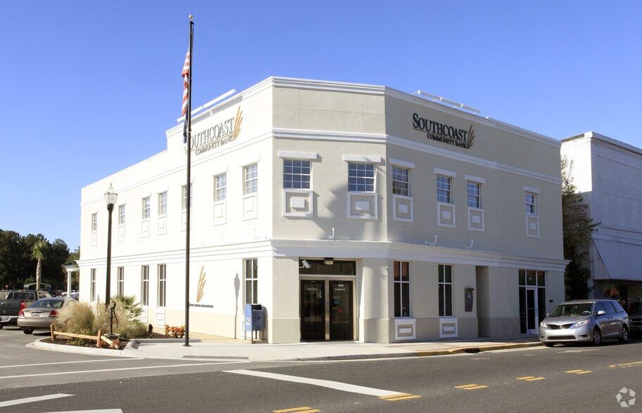 337 E Main St, Moncks Corner, SC for lease - Primary Photo - Image 1 of 3