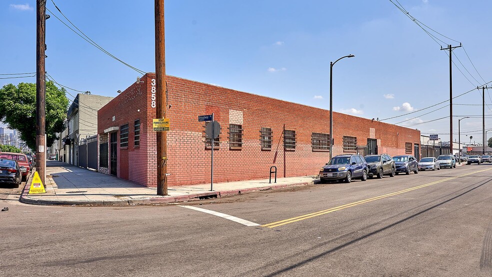 3858 Broadway Pl, Los Angeles, CA for lease - Building Photo - Image 3 of 14