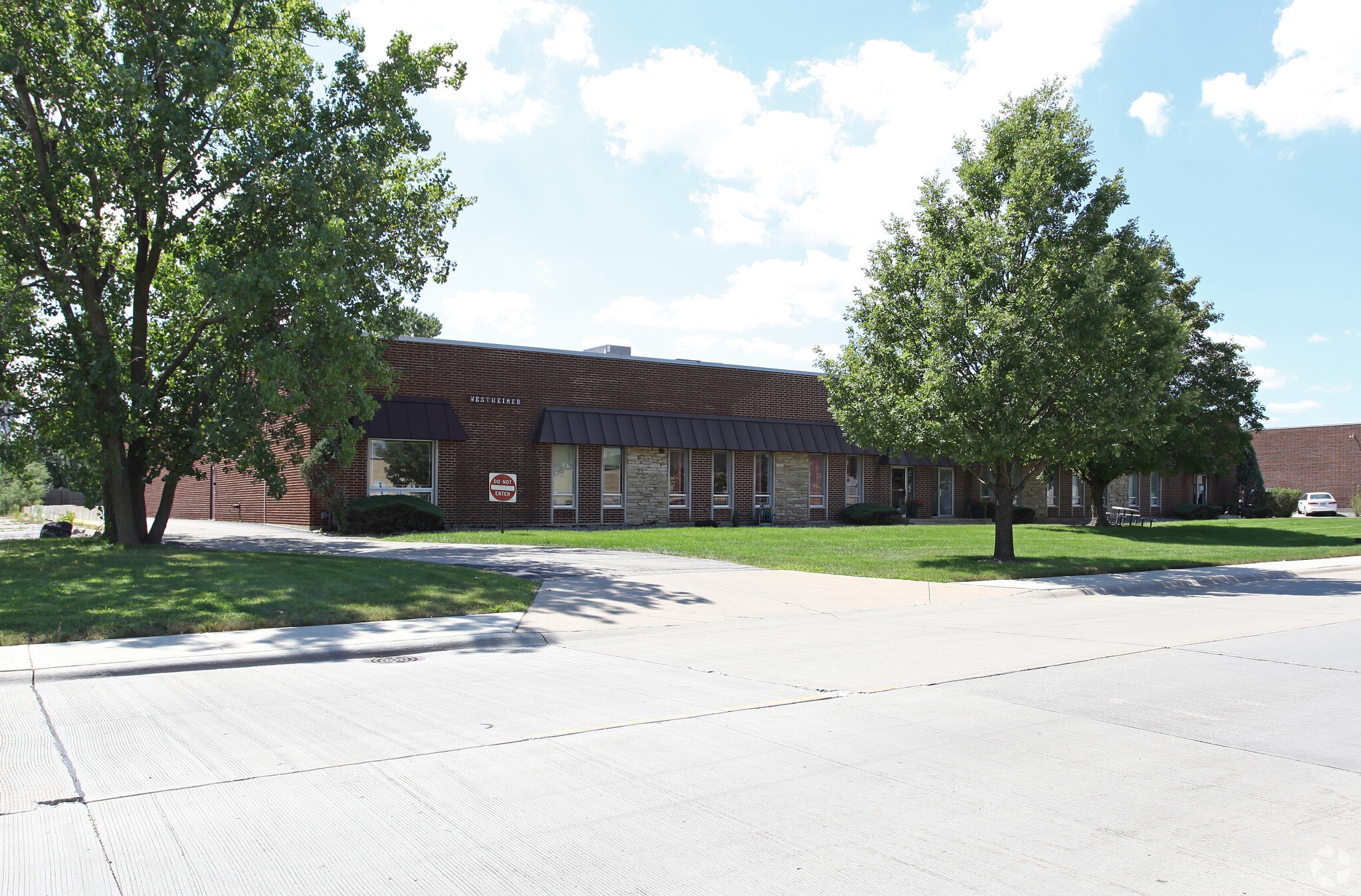 3451-3453 Commercial Ave, Northbrook, IL for lease Primary Photo- Image 1 of 9