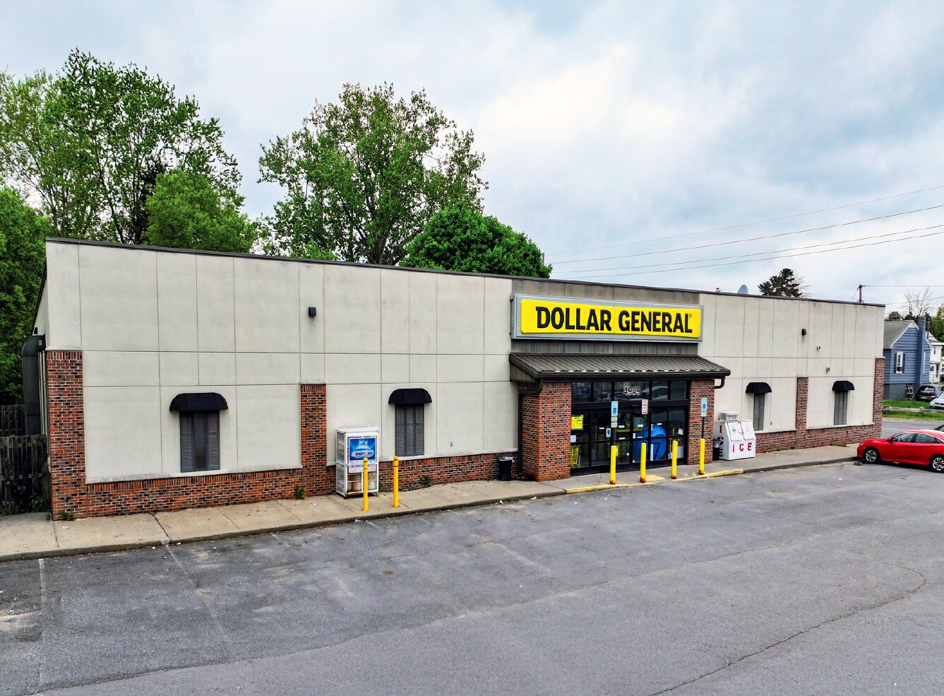 4989 S Catherine St, Plattsburgh, NY à vendre Photo principale- Image 1 de 4