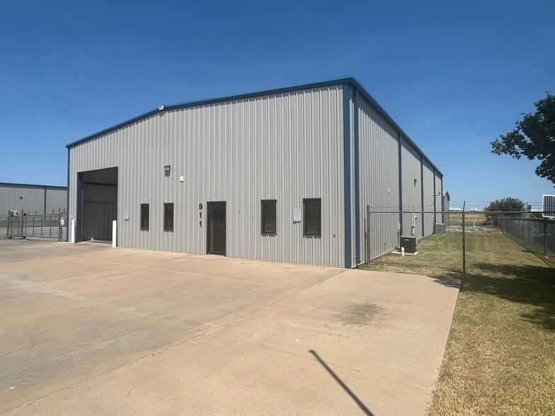 911 SE 35th St, El Reno, OK for sale - Building Photo - Image 2 of 6