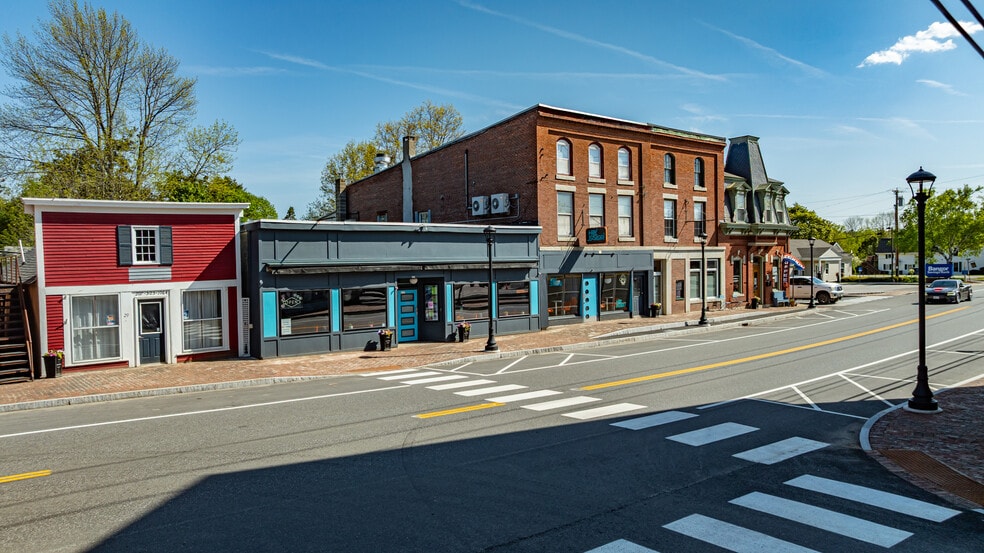 25-27 E Main St, Searsport, ME à vendre - Photo principale - Image 1 de 20