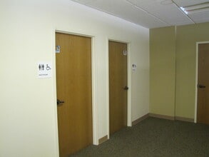 2110 Fox Dr, Champaign, IL for sale Interior Photo- Image 2 of 38