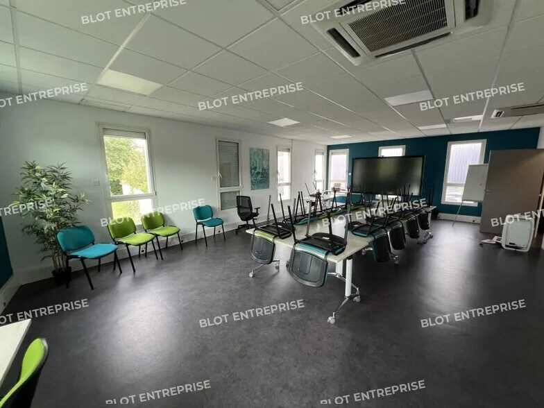 Bureau dans Bouguenais à louer - Photo du bâtiment - Image 3 de 17