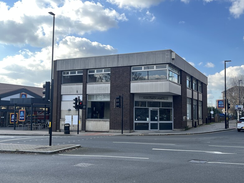 72-74 High St, Feltham for lease - Building Photo - Image 1 of 5