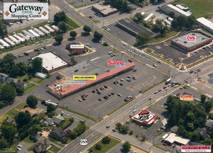1301-1327 W Broad St, Waynesboro, VA for lease - Building Photo - Image 2 of 11