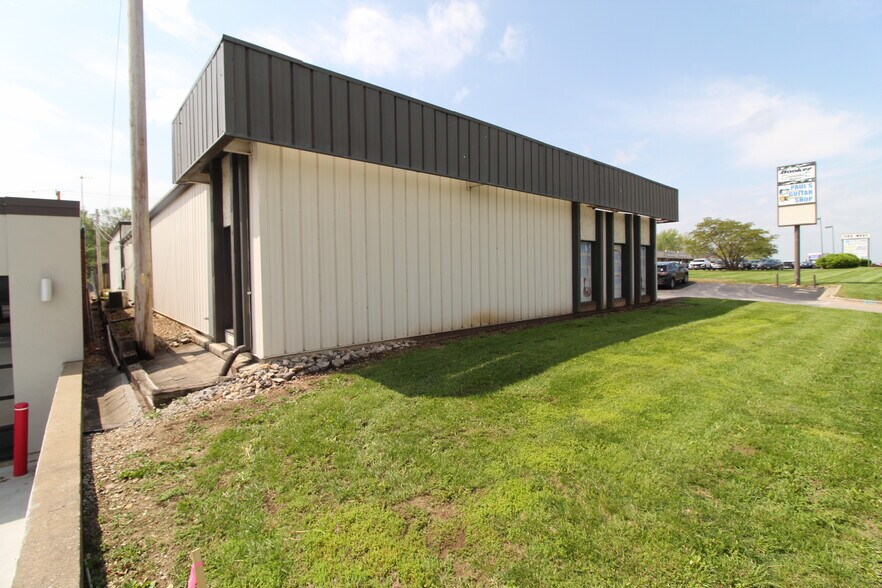 1108 SW East Us-40 Hwy, Blue Springs, MO à vendre - Photo du bâtiment - Image 3 de 11