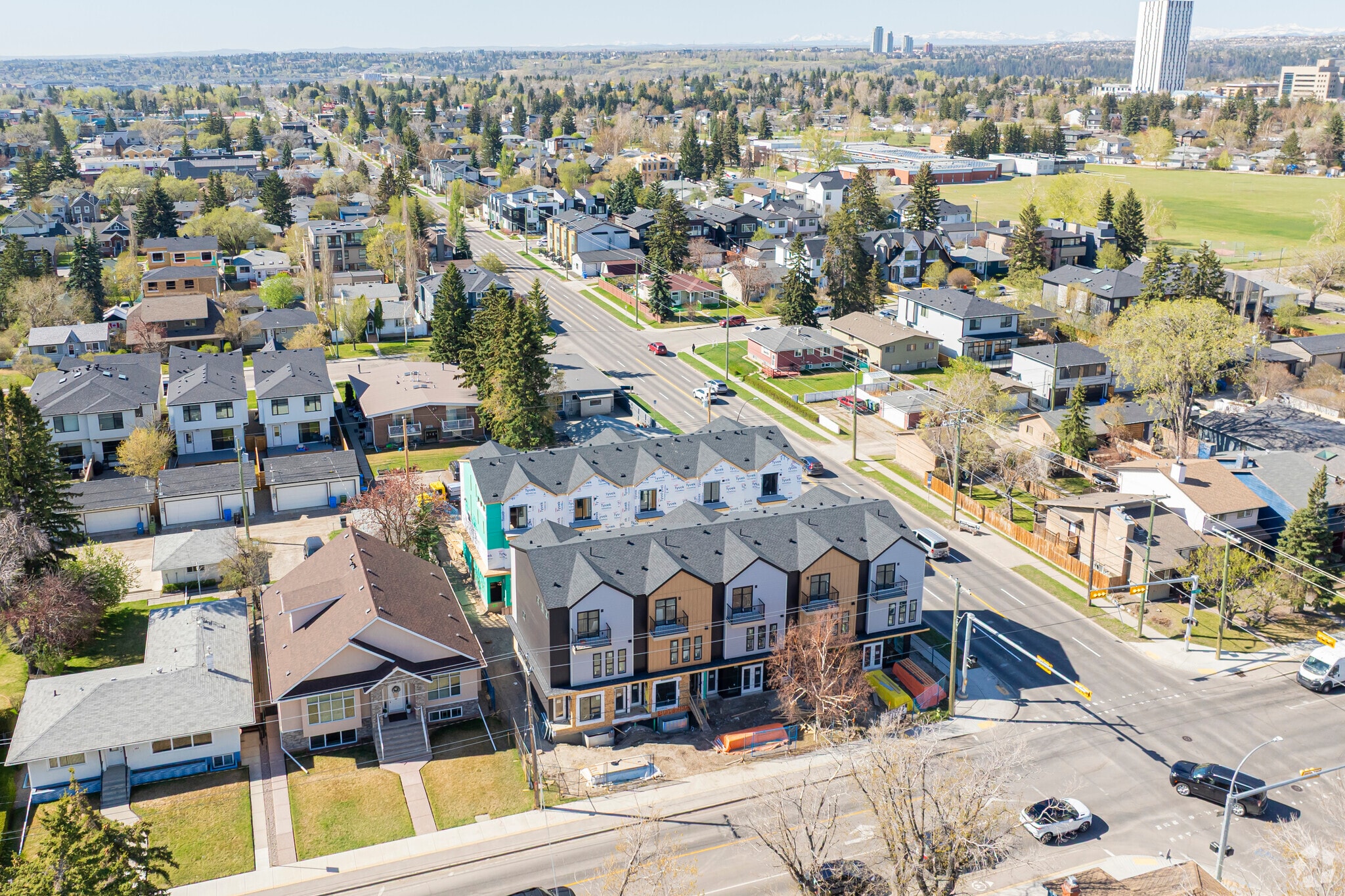 1925 24 Av NW, Calgary, AB for lease Primary Photo- Image 1 of 11