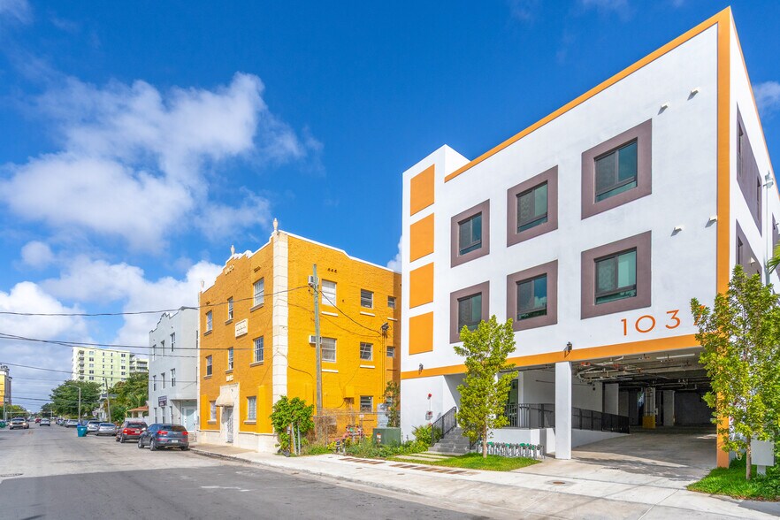 1037 NW 2nd St, Miami, FL à vendre - Photo du bâtiment - Image 3 de 22