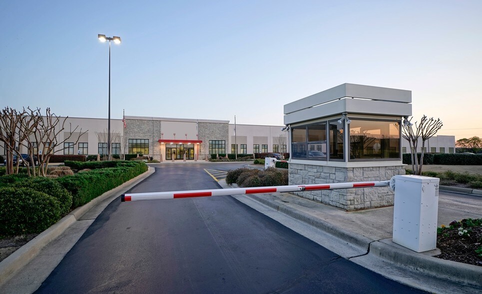 475 Quality Cir, Huntsville, AL à louer - Photo du bâtiment - Image 3 de 30